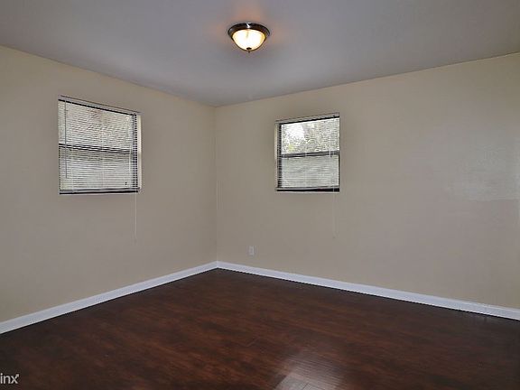3rd image of 1146 Bunker Hill Blvd