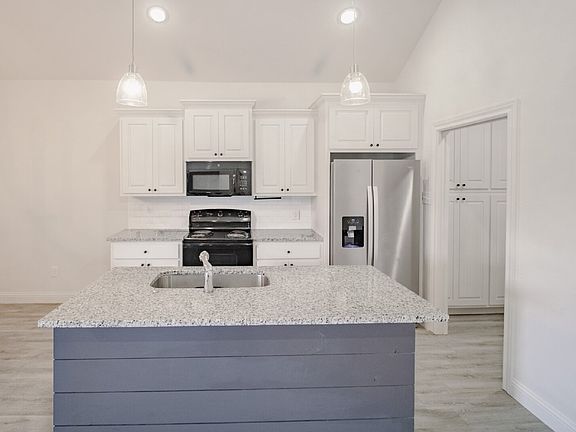 4th image of 1718 102nd St #A