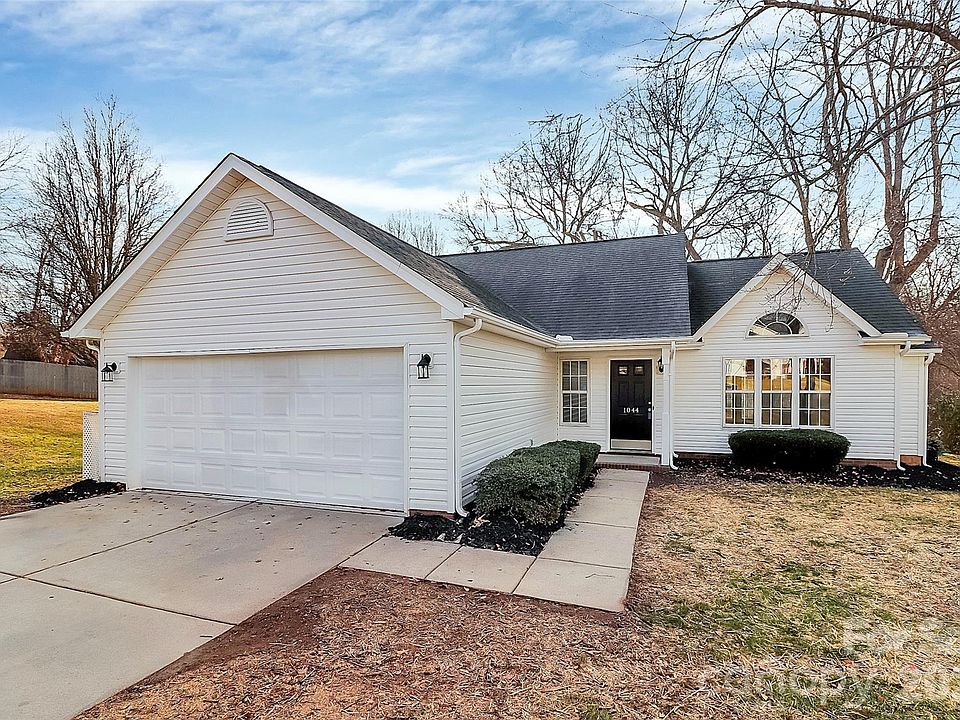 1st image of 1044 Sandy Point Dr SW