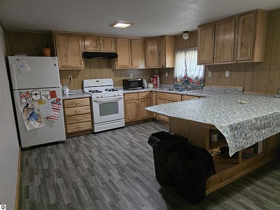 3rd image of 6053 NW Mill St