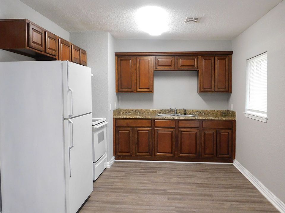 2nd image of 1017 N 46th St
