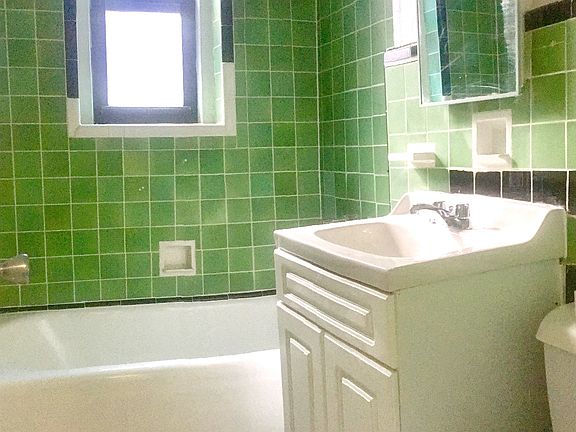 4th image of 3815 Bowne St APT 4E