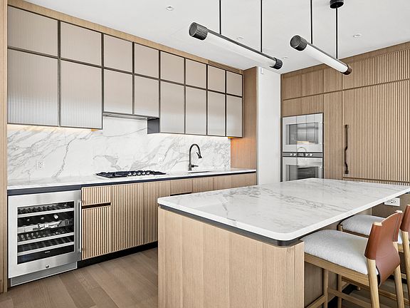 5th image of 515 W 18th St APT 1602