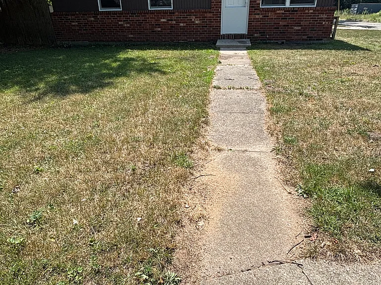 633 Jackson Ave — Photo 10