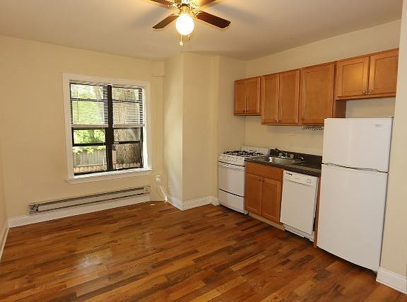 5th image of 429.5 W Belden Ave #D701b