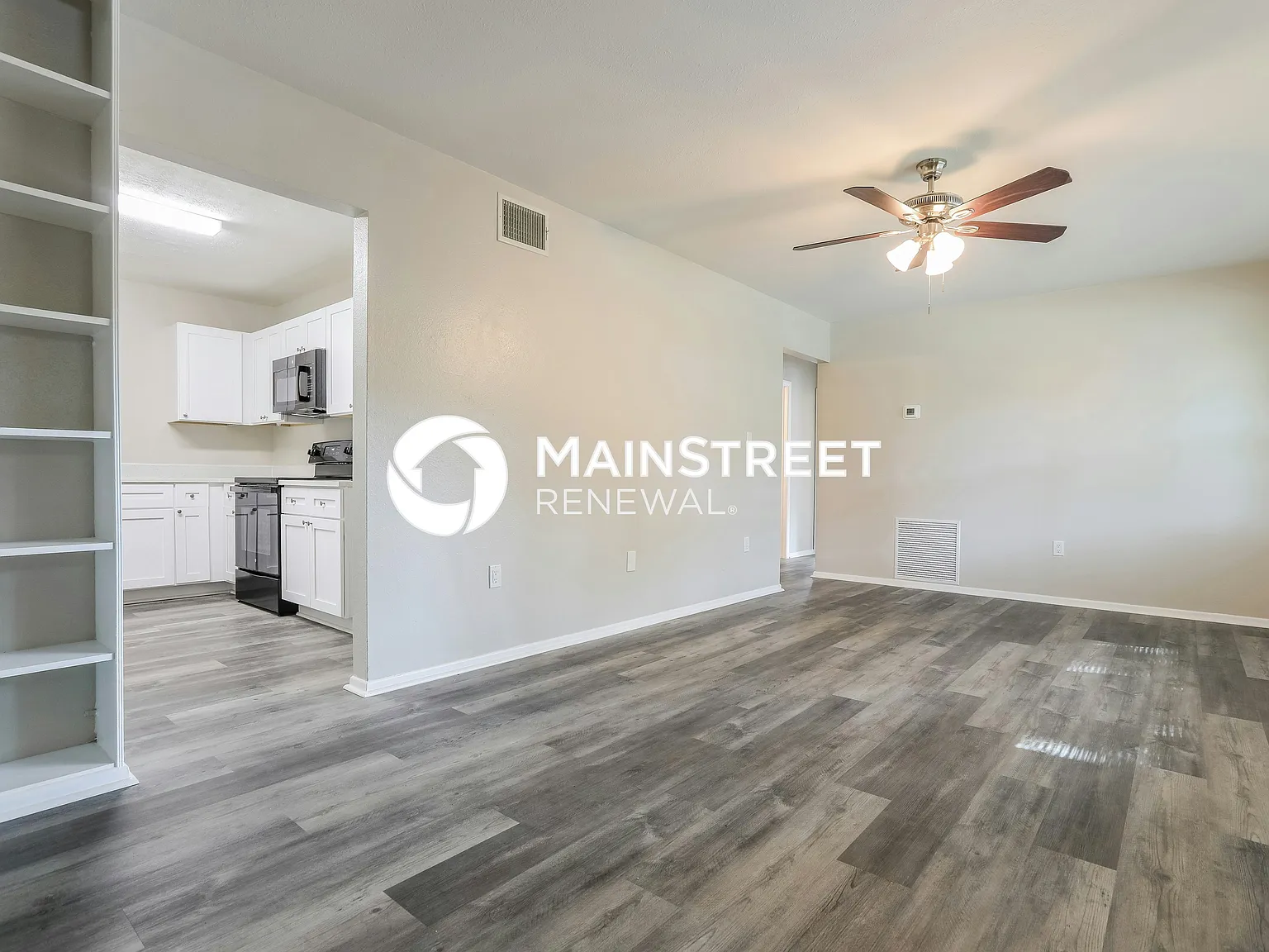 250 N Shade Ave — Photo 2