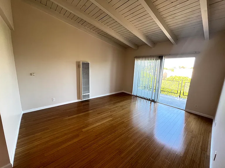 2637 Centinela Ave — Photo 19