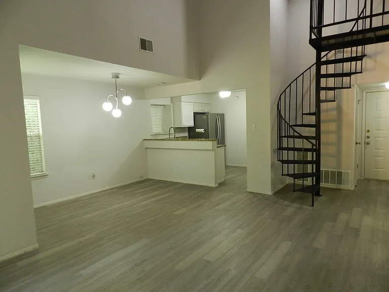 4100 Adelphi Ln #B — Photo 6