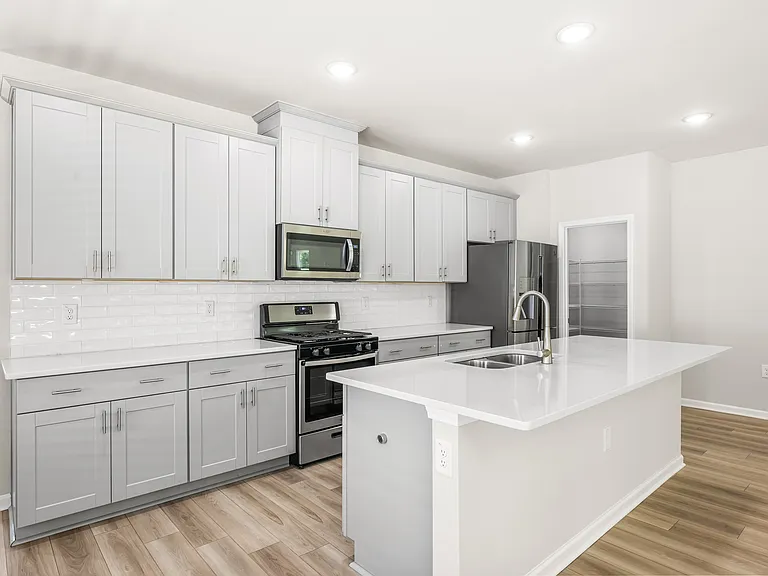 4008 Passenger Pl — Photo 11