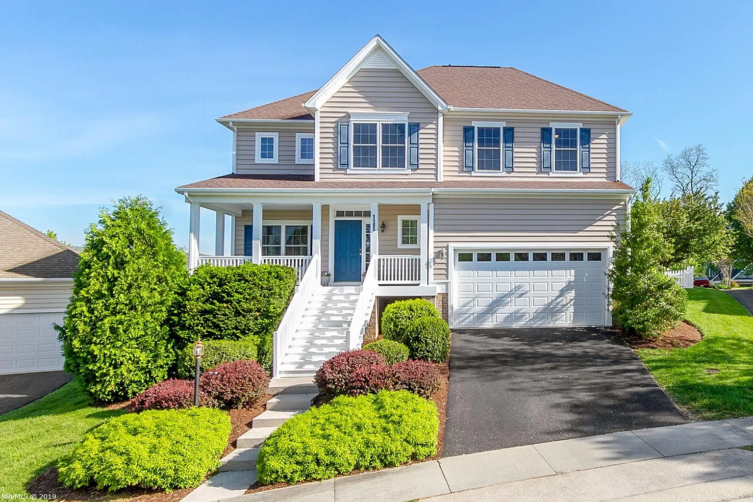 1105 Brook Cir photo 1