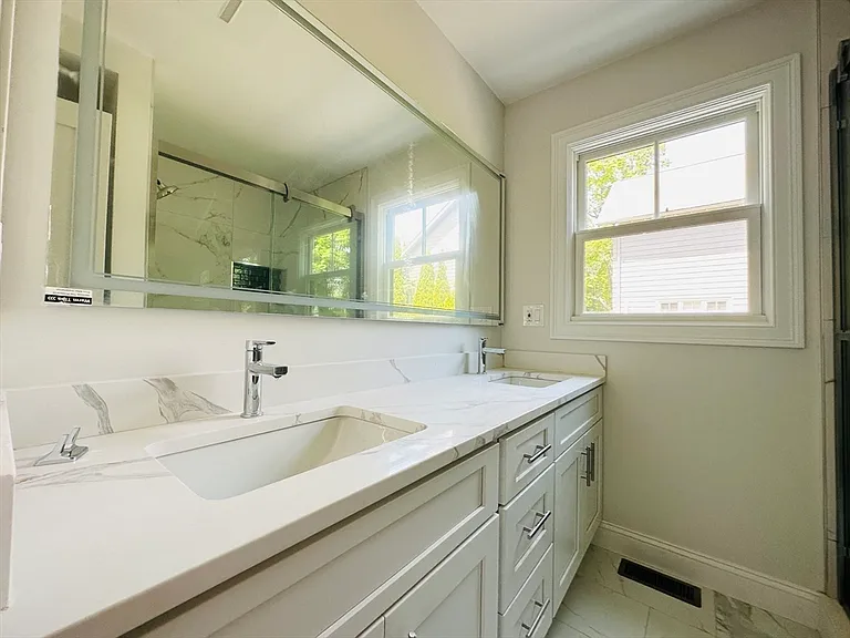 123 Oxford Rd #123 — Photo 7
