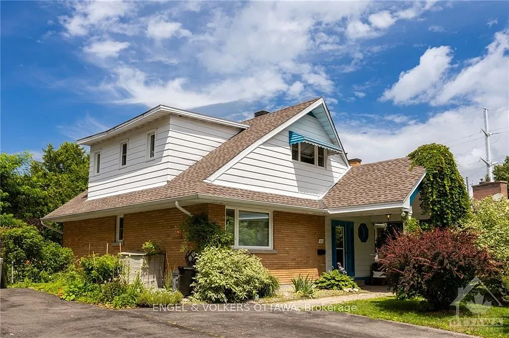 4 bed, $3,850 — Photo 1