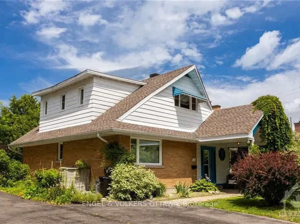 525 Braydon Ave, Ottawa, ON K1G 0W7