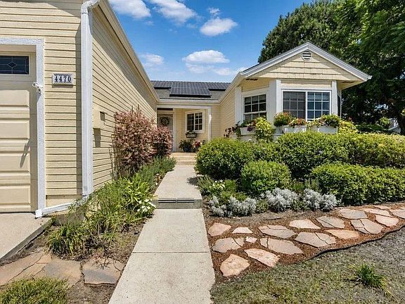 3rd image of 4470 Garnet Ln