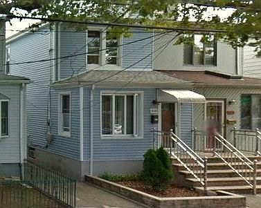1st image of 1649 E 92nd St