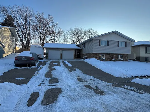 745 N 31st St, Bismarck, ND 58501