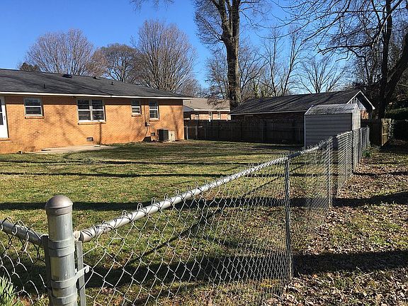 2nd image of 405 Hillmont Cir NW