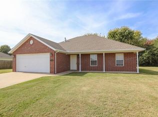 355 Benton Dr, Pea Ridge, AR 72751
