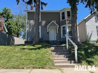 1820 E 11th St, Davenport, IA 52803