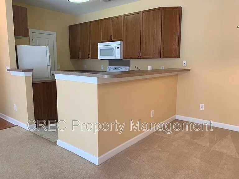 1415 Belcourt Ln — Photo 9