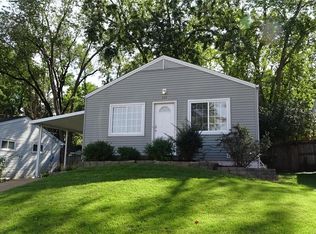 232 Lakeside Dr, Ballwin, MO 63021