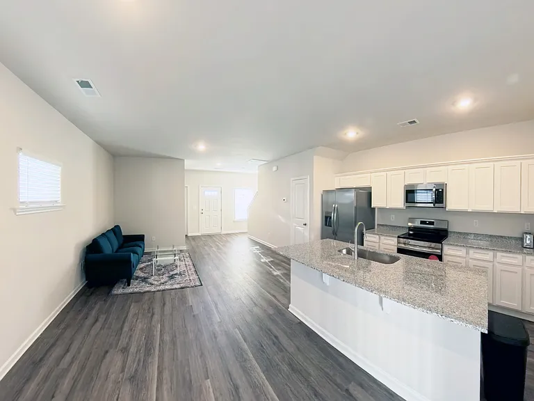 916 Drake Grove Ln — Photo 7