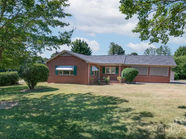 209 Harry Dr, Morganton, NC 28655