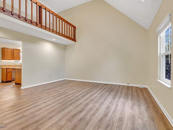 3rd image of 5198 Liberty Ln #B