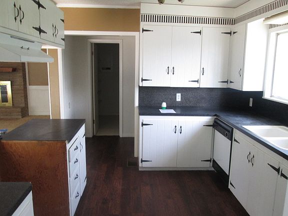 4th image of 6986 Shamrock Dr