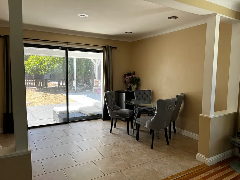 15133 Union Ave — Photo 2