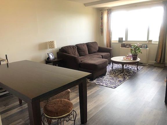 3rd image of 301 N Beauregard St APT 1009