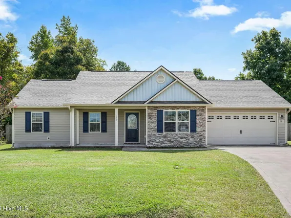 120 Heavens Gate Dr, Jacksonville, NC 28546