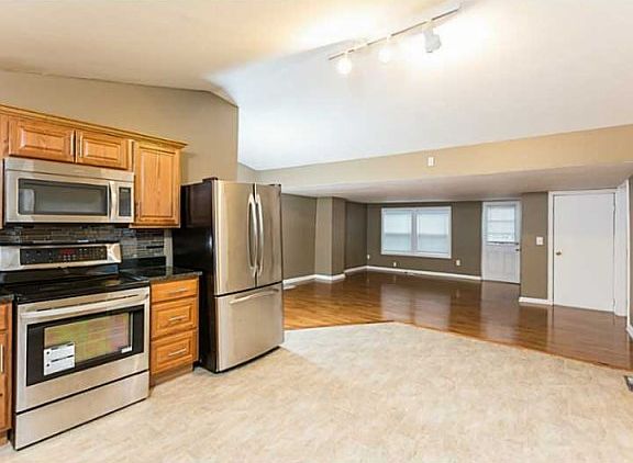 4th image of 128 Kingwood Ave