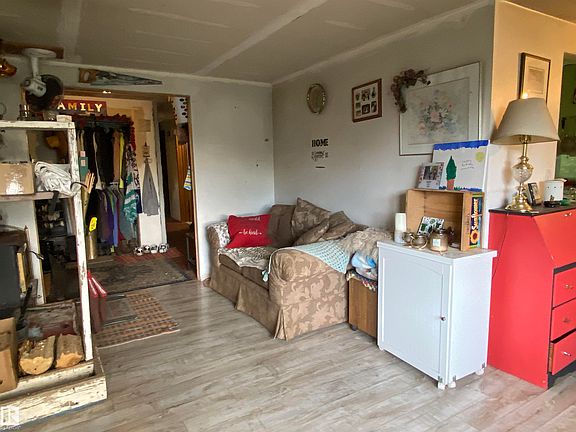 5th image of 4901 51st St