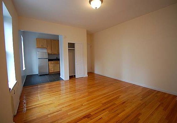 3rd image of 422 E 117th St #3P