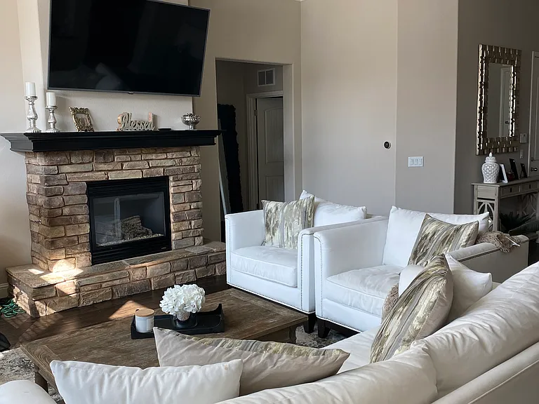 3738 Richmond Ave — Photo 3