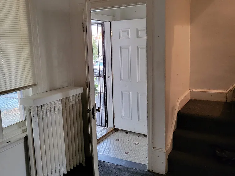 6210 W Stiles St — Photo 16