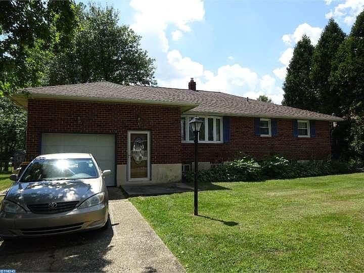 1st image of 2710 Chinchilla Dr