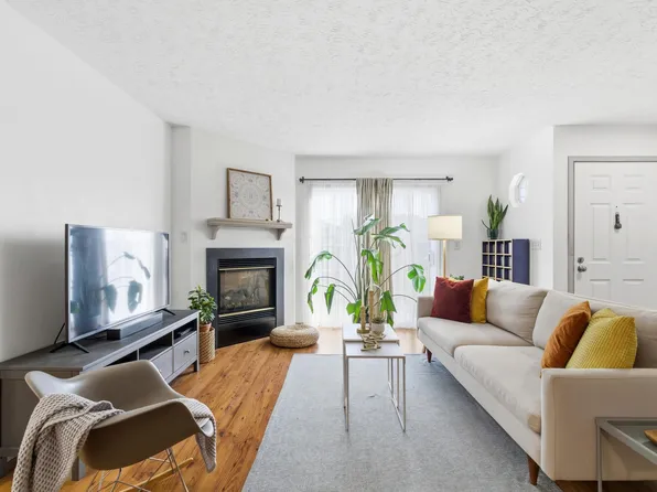 738 Parkbluff Way, Lewis Center, OH 43035