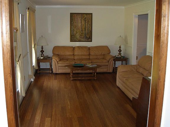 3rd image of 13605 Mountain View Ct