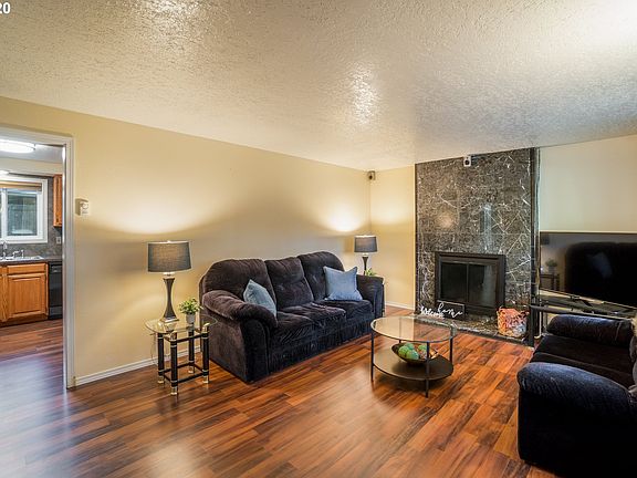 4th image of 511 NE 147th Ave
