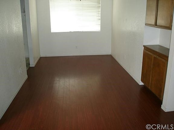 4th image of 23915 Arlington Ave
