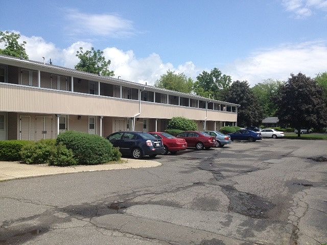 2nd image of 10 Belchertown Rd APT 11