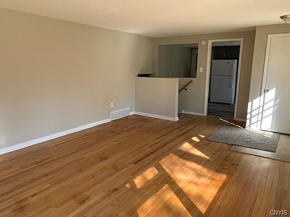5th image of 207 Hillsboro Pkwy