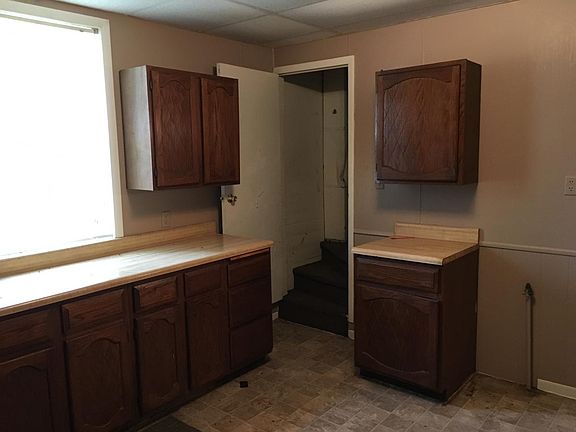 4th image of 2710 W Marquette St