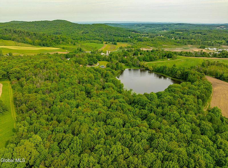 3rd image of 62 Tybush Lane