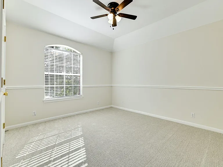 20308 Farm Pond Ln — Photo 30