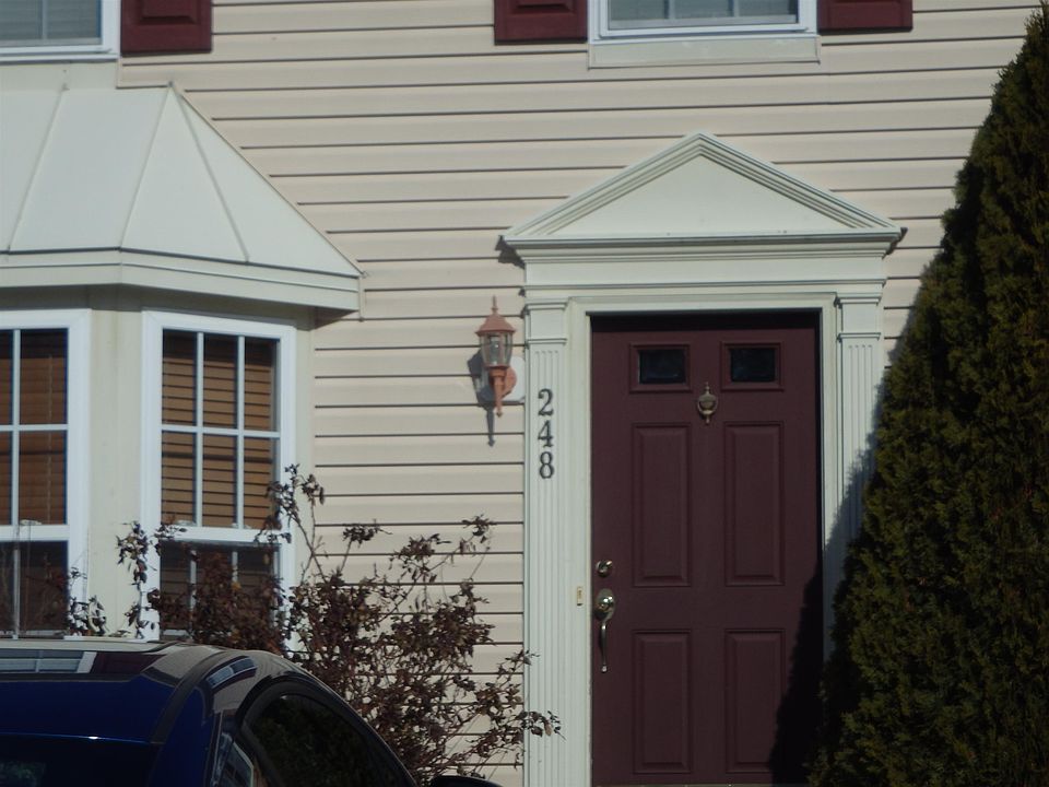 2nd image of 248 Regents Cir