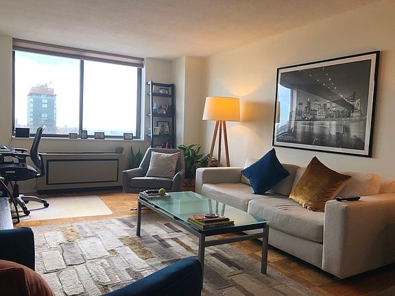 3rd image of 275 W 96th St APT 32C