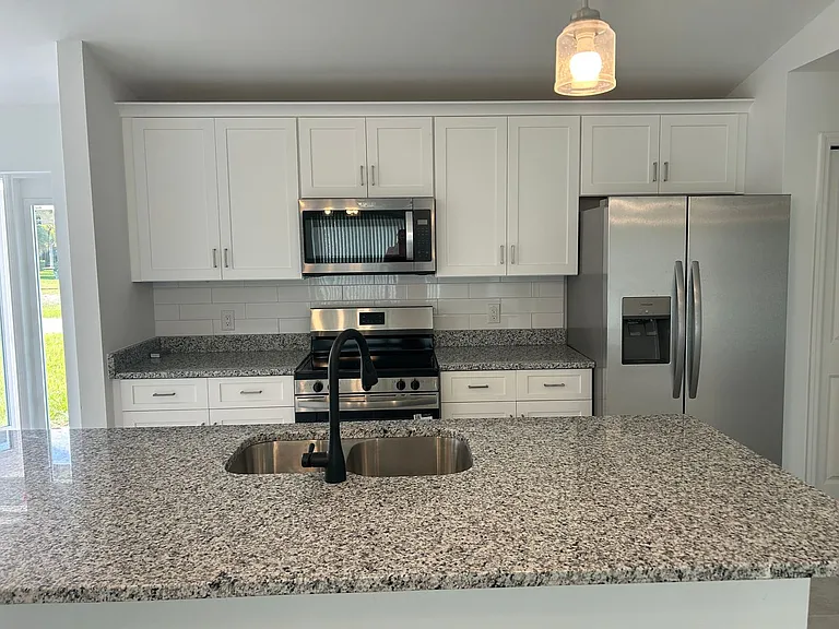 2825 NW 25th Ln — Photo 2